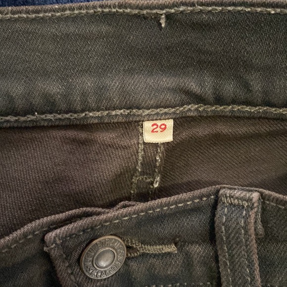 Levi’s 501 Cropped Jean - Picture 3 of 6